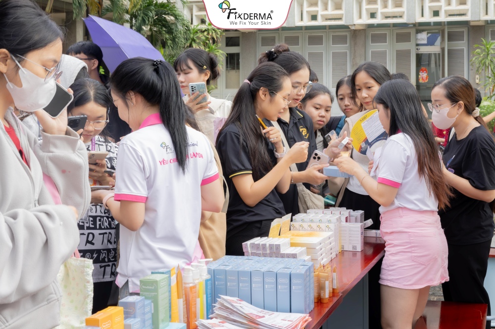 HULO PHARMA CÙNG FIXDERMA ĐỒNG HÀNH CÙNG NGÀY HỘI CHÀO ĐÓN TÂN SINH VIÊN “SỨC TRẺ UMP” 2025