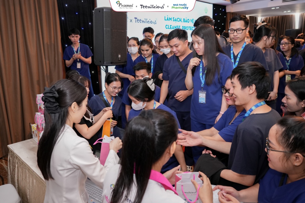 Fixderma & Teenilicious: Đồng Hành Cùng Pharmacity Giới Thiệu Kiến Thức Sản Phẩm Đến Gần 200 Dược Sĩ