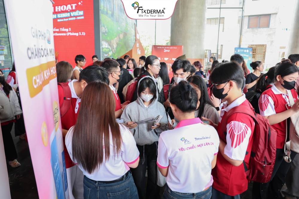 Hulo Pharma cùng nhãn hàng Fixderma x Teenilicious đồng hành cùng sinh viên trường đại học quốc tế hồng bàng đầu năm học mới