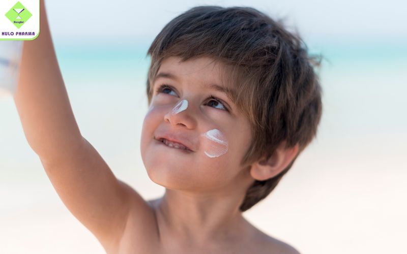 Nên sử dụng kem chống nắng vật lý cho trẻ em