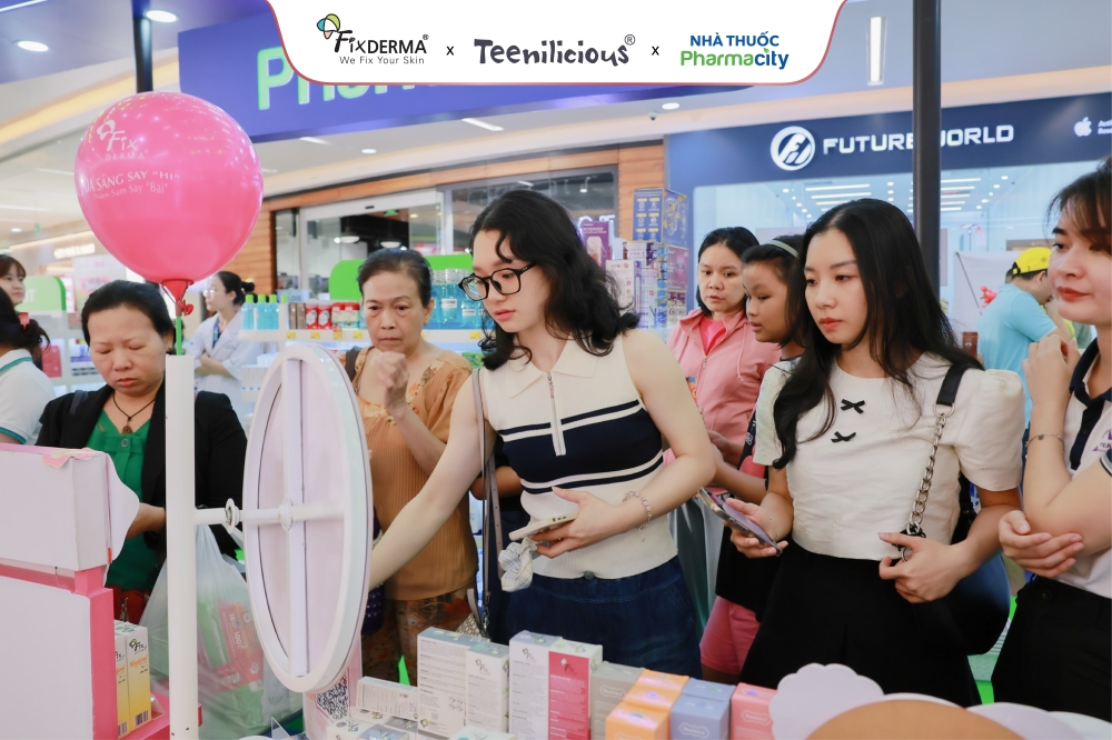 FIXDERMA x TEENILICIOUS KHÉP LẠI HÀNH TRÌNH RỰC RỠ TẠI NGÀY HỘI SỨC KHỎE & SẮC ĐẸP PHARMACITY 2025