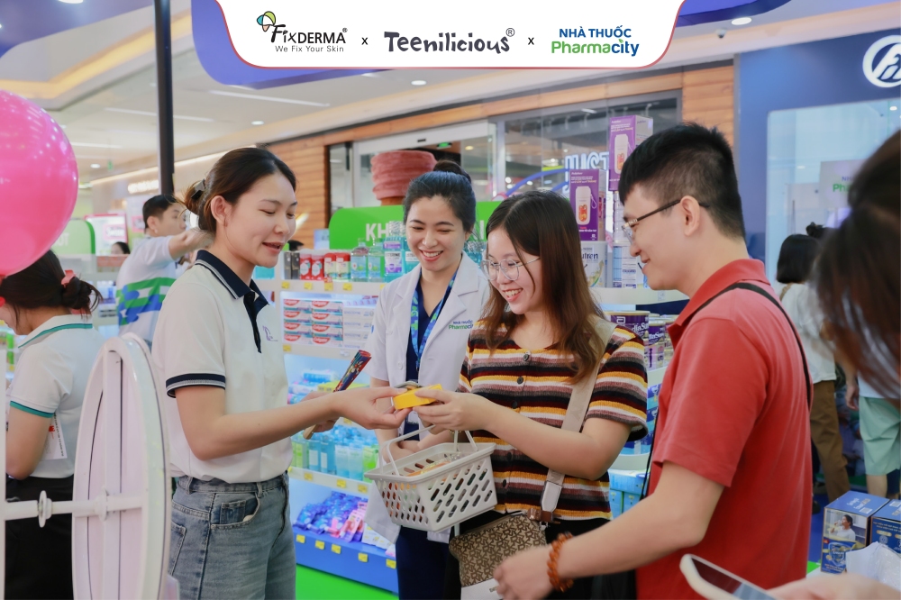 FIXDERMA x TEENILICIOUS KHÉP LẠI HÀNH TRÌNH RỰC RỠ TẠI NGÀY HỘI SỨC KHỎE & SẮC ĐẸP PHARMACITY 2025
