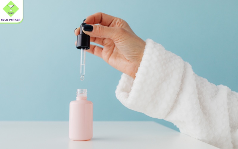 Dùng Niacinamide sáng hay tối thì tốt hơn?