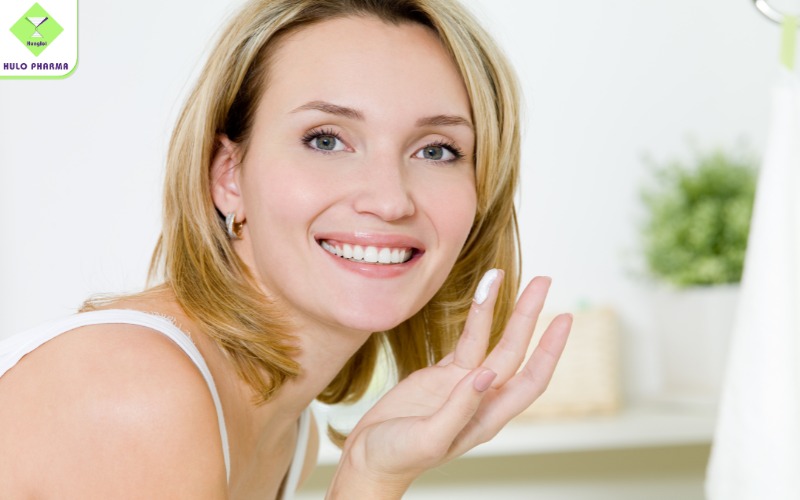 Nên thoa lại kem chống nắng trong ngày